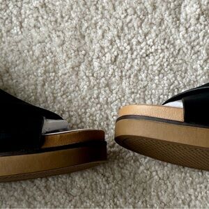 Life Stride Black and Tan Sandals with Comfortable Soles